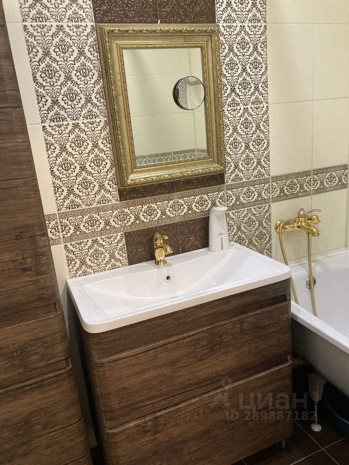 3-к кв. Хакасия, Абакан ул. Авиаторов, 4 (82.5 м²)