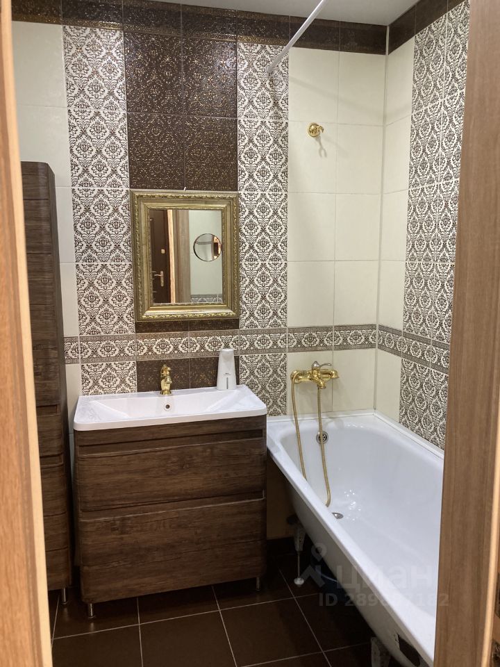 3-к кв. Хакасия, Абакан ул. Авиаторов, 4 (82.5 м²)