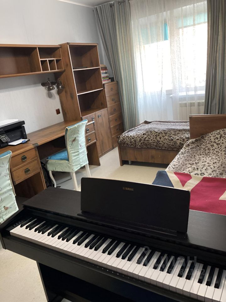 3-к кв. Хакасия, Абакан ул. Авиаторов, 4 (82.5 м²)