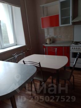 3-комн.кв., 90 м², этаж 8