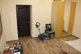 2-комн.кв., 81 м², этаж 9