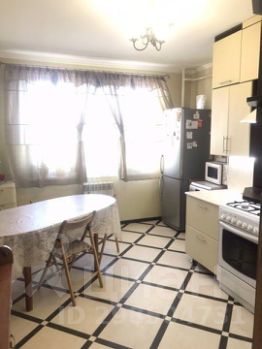 2-комн.кв., 74 м², этаж 3