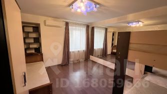 4-комн.кв., 180 м², этаж 2