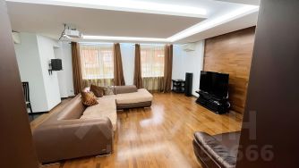 4-комн.кв., 180 м², этаж 2