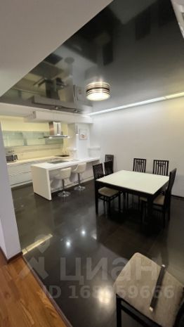 4-комн.кв., 180 м², этаж 2