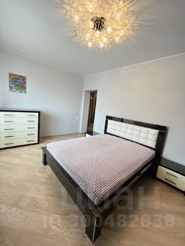 2-комн.кв., 83 м², этаж 8