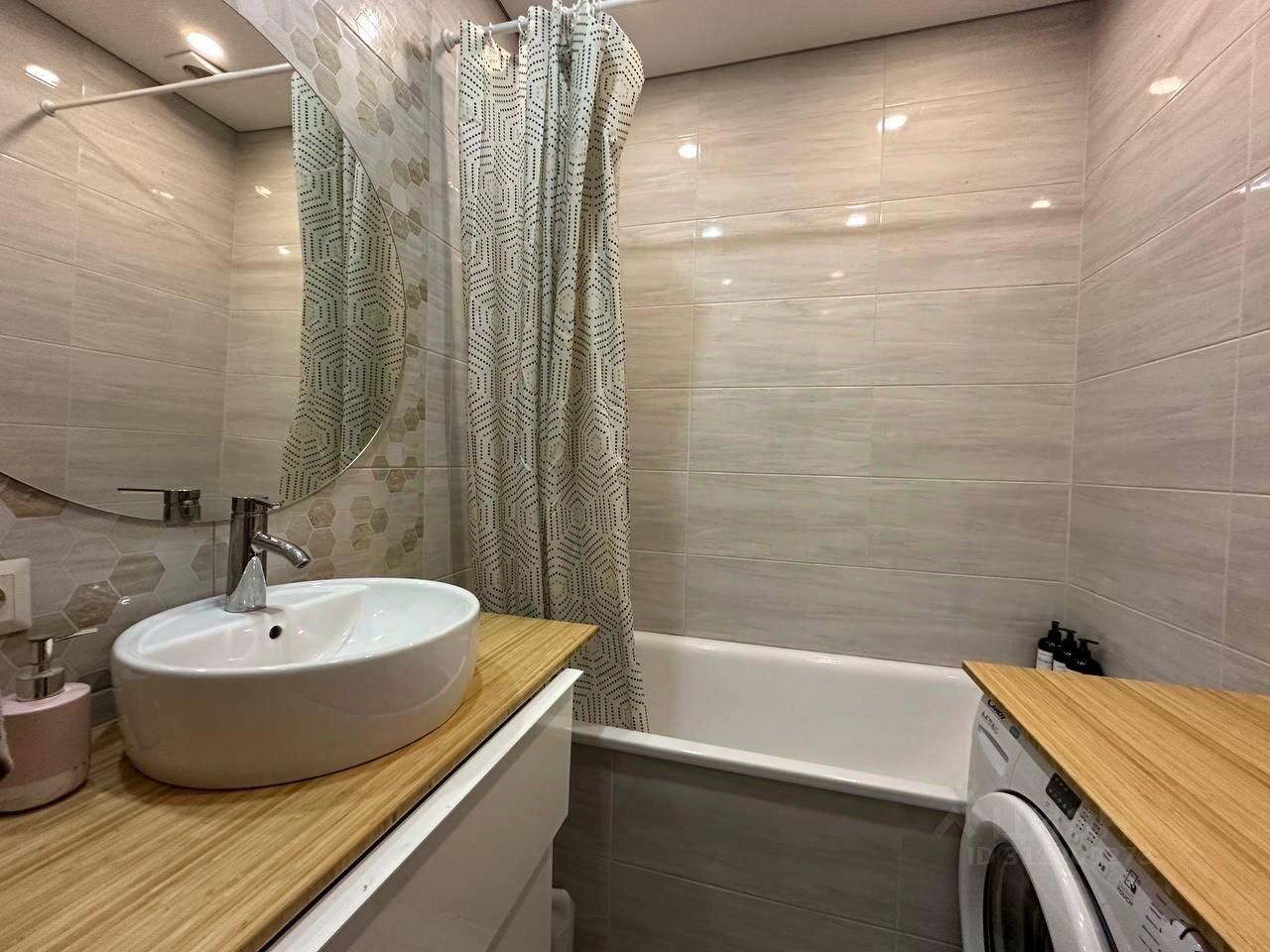 2-к кв. Астраханская область, Астрахань ул. Набережная Приволжского затона, 20В (64.6 м²)