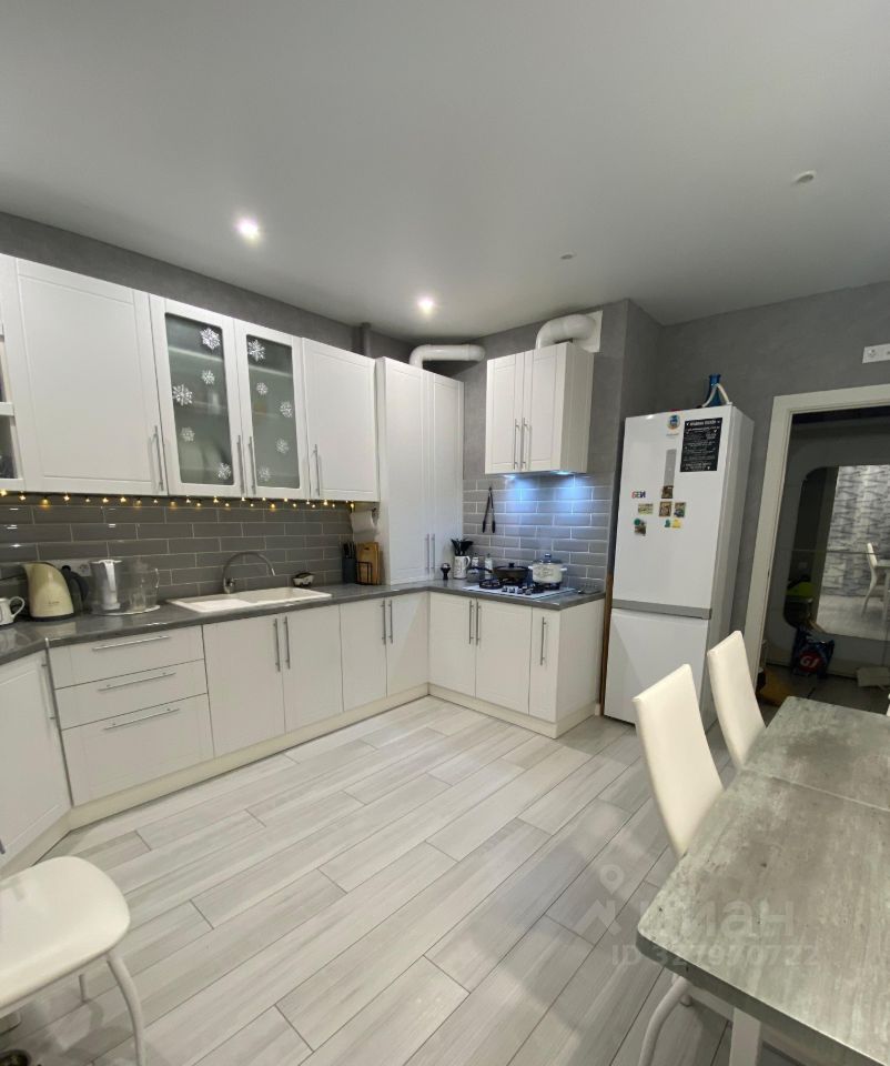 2-к кв. Астраханская область, Астрахань ул. Набережная реки Царева, 83 (74.0 м²)