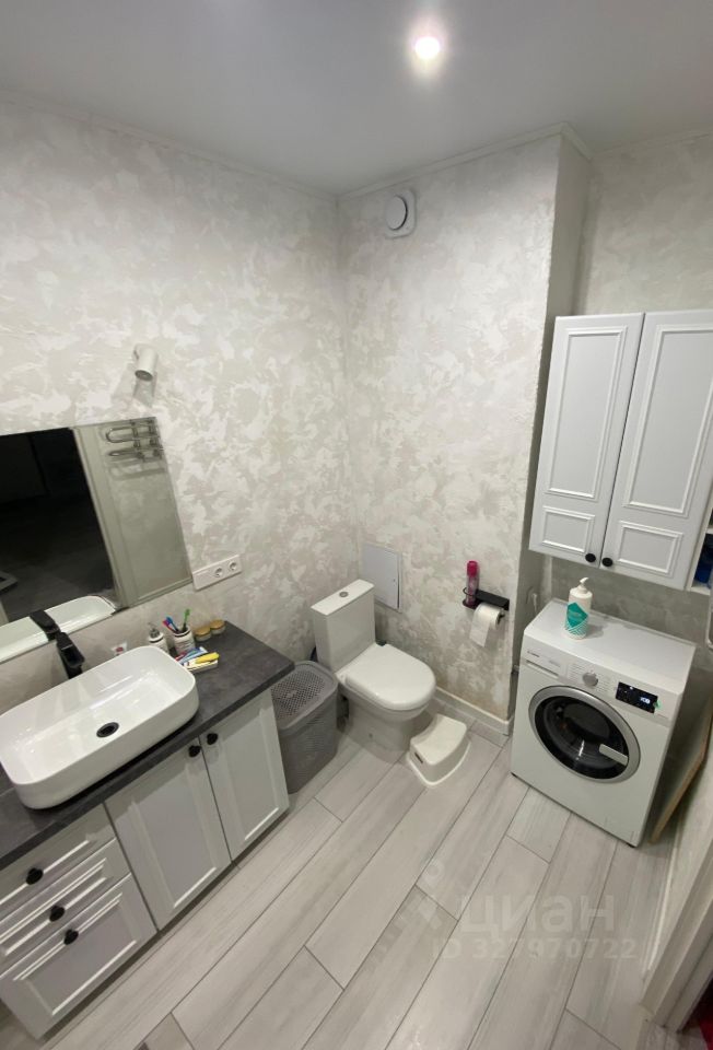 2-к кв. Астраханская область, Астрахань ул. Набережная реки Царева, 83 (74.0 м²)