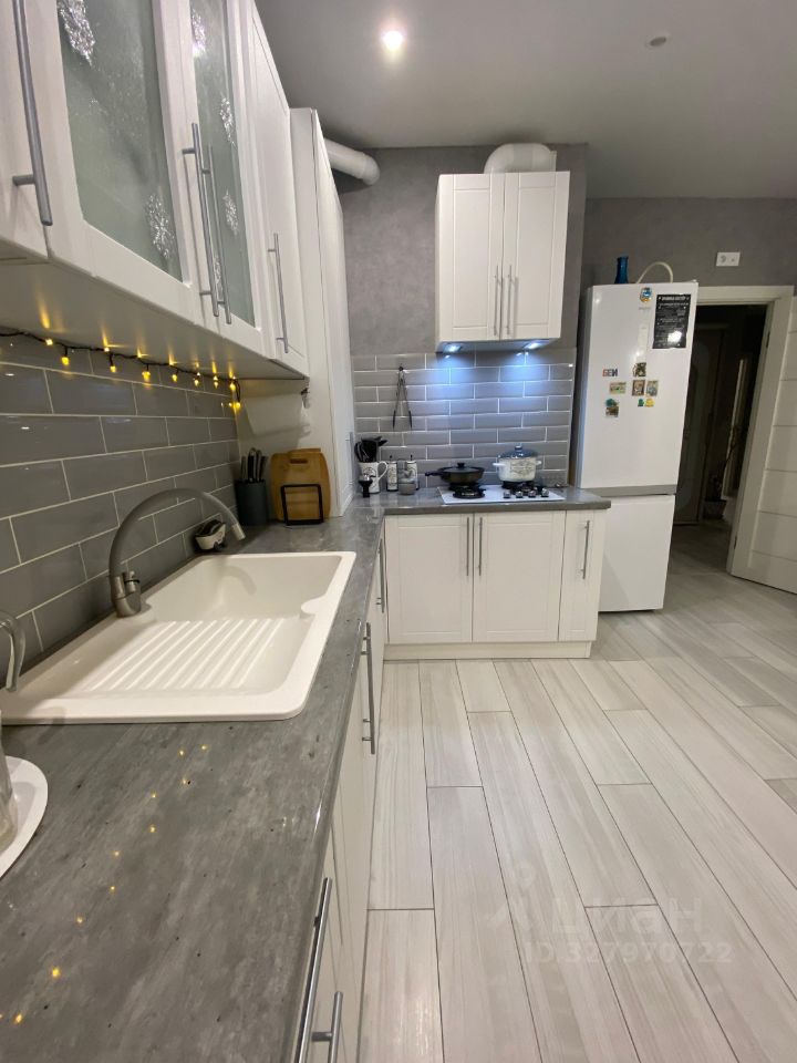 2-к кв. Астраханская область, Астрахань ул. Набережная реки Царева, 83 (74.0 м²)