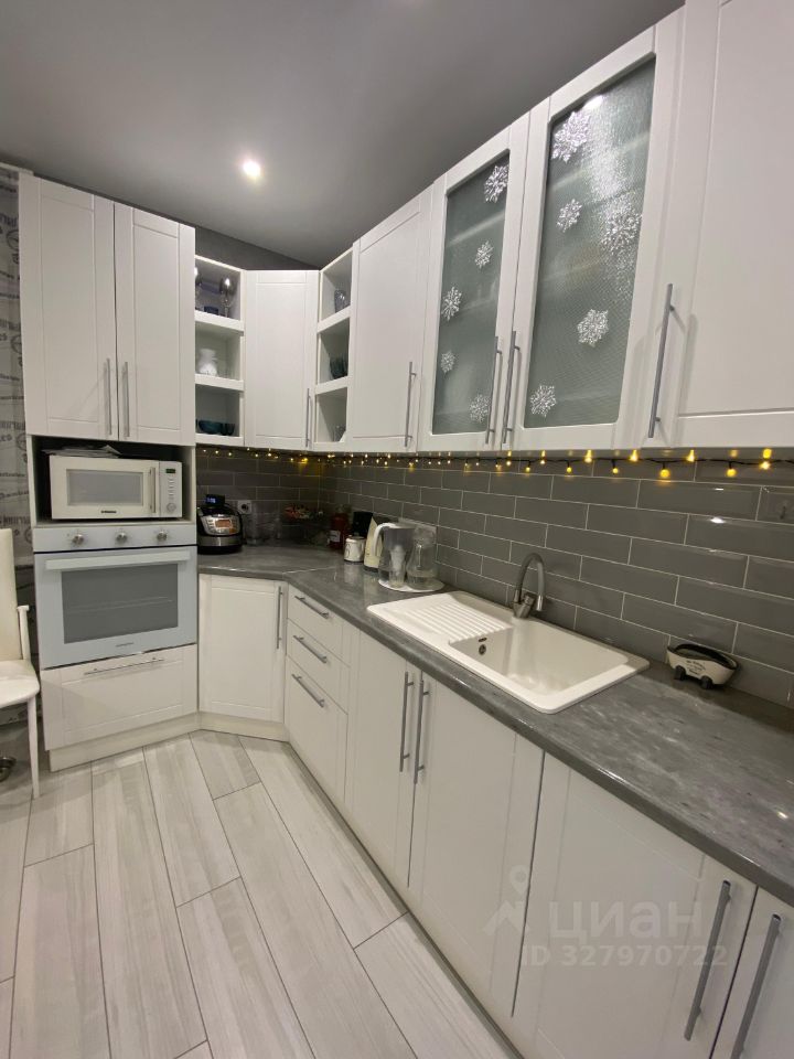 2-к кв. Астраханская область, Астрахань ул. Набережная реки Царева, 83 (74.0 м²)