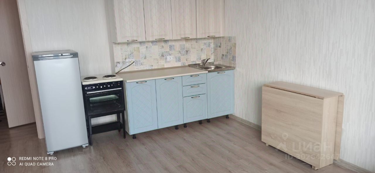Светлая квартира в Барнауле, 26 кв.м, 5 этаж, современная кухня, новая отделка, удобное расположение