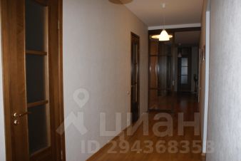 5-комн.кв., 180 м², этаж 6