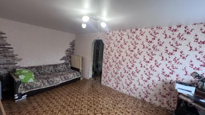 4-комн.кв., 60 м², этаж 3