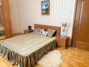 2-комн.кв., 79 м², этаж 2