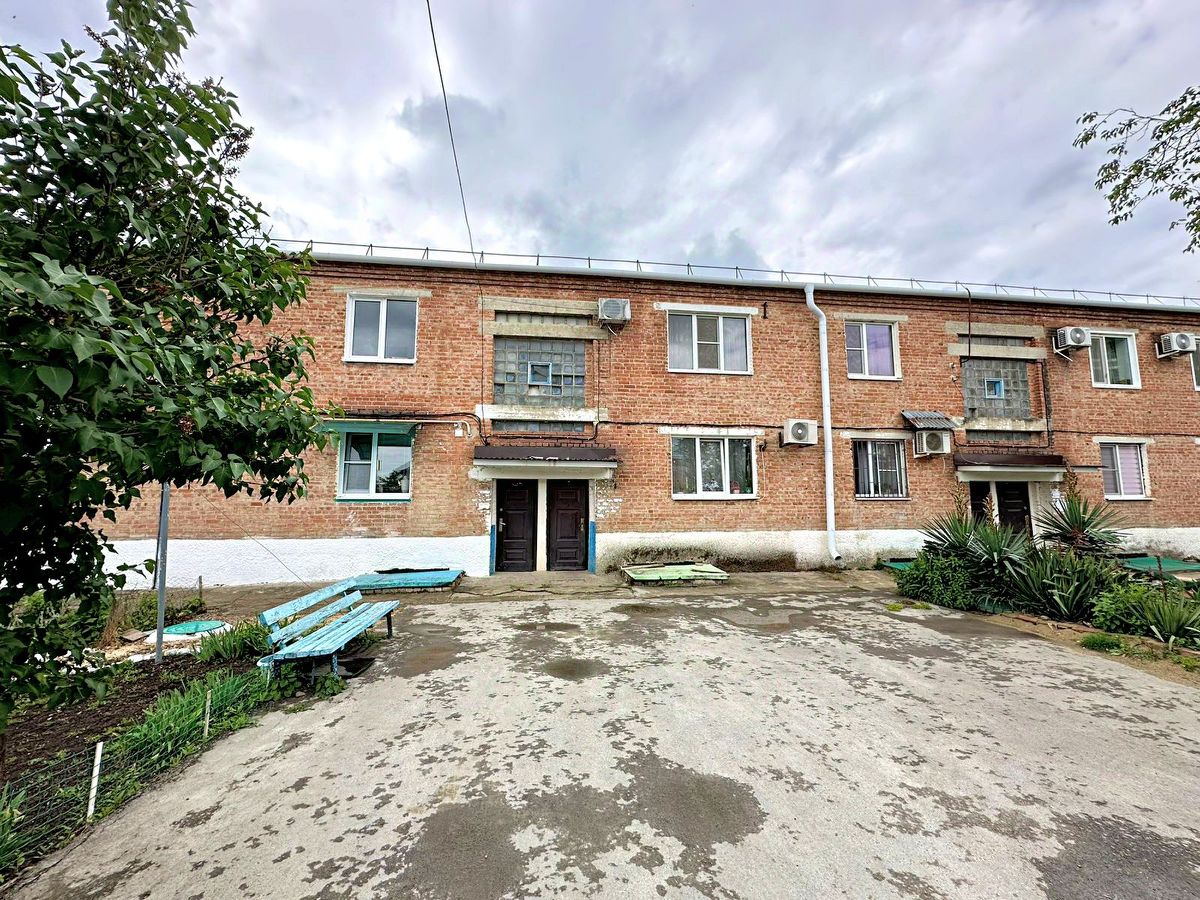 Продажа двухкомнатной квартиры 58м² ул. Светлая, 3А, Краснодарский край,  Армавир городской округ, Центральной Усадьбы совхоза Восток поселок - база  ЦИАН, объявление 302484298