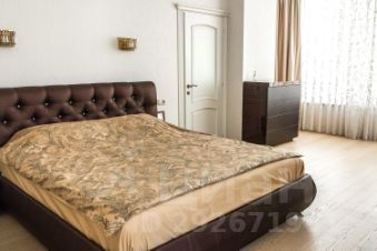 4-комн.кв., 200 м², этаж 12