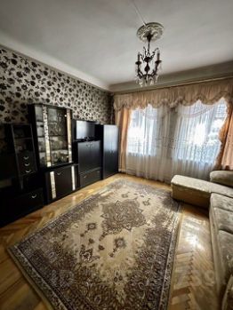 3-комн.кв., 65 м², этаж 1