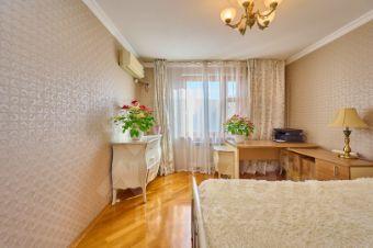 3-комн.кв., 91 м², этаж 3