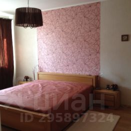 3-комн.кв., 100 м², этаж 4