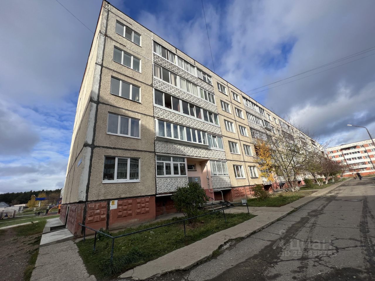 Купить двухкомнатную квартиру 52,7м² ул. Карла Маркса, 82/3, Добрянка,  Пермский край - база ЦИАН, объявление 293838783