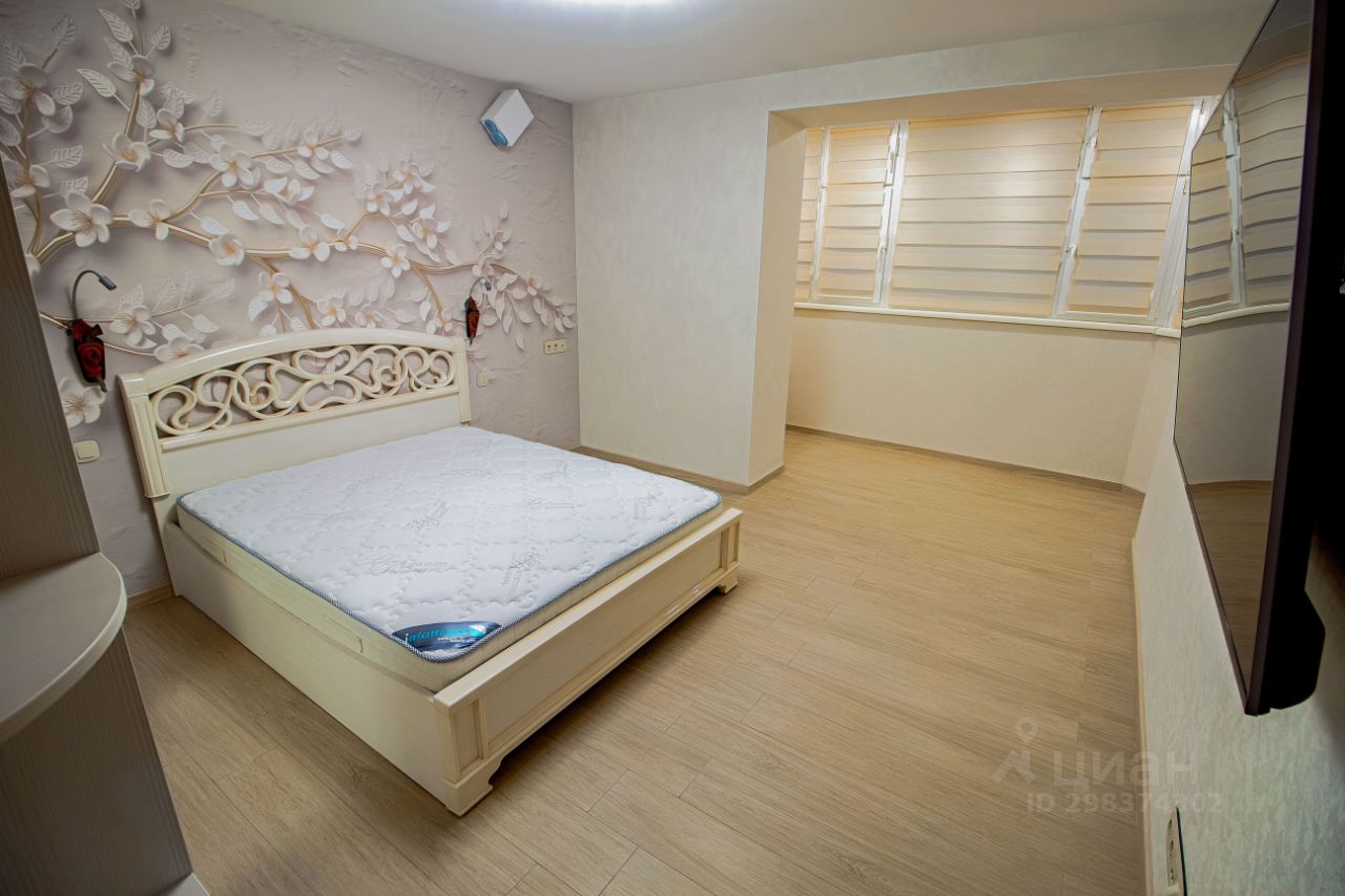 2-к кв. Ямало-Ненецкий АО, Новый Уренгой Дружба мкр, 6/1 (66.0 м²)