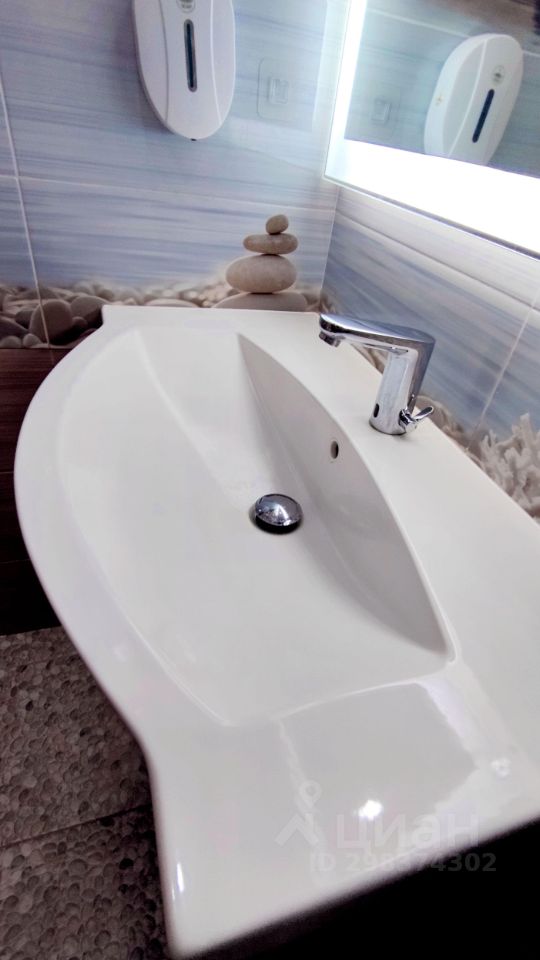 2-к кв. Ямало-Ненецкий АО, Новый Уренгой Дружба мкр, 6/1 (66.0 м²)