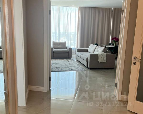 2-комн. апарт., 80 м², 25/52 этаж