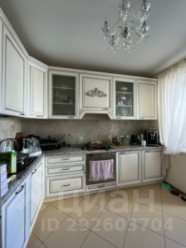 4-комн.кв., 100 м², этаж 8