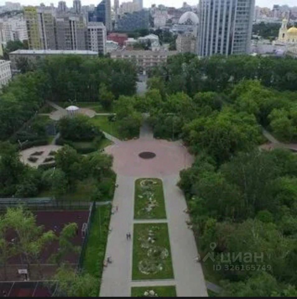 3-комн. кв., р-н Октябрьский, Екатеринбург