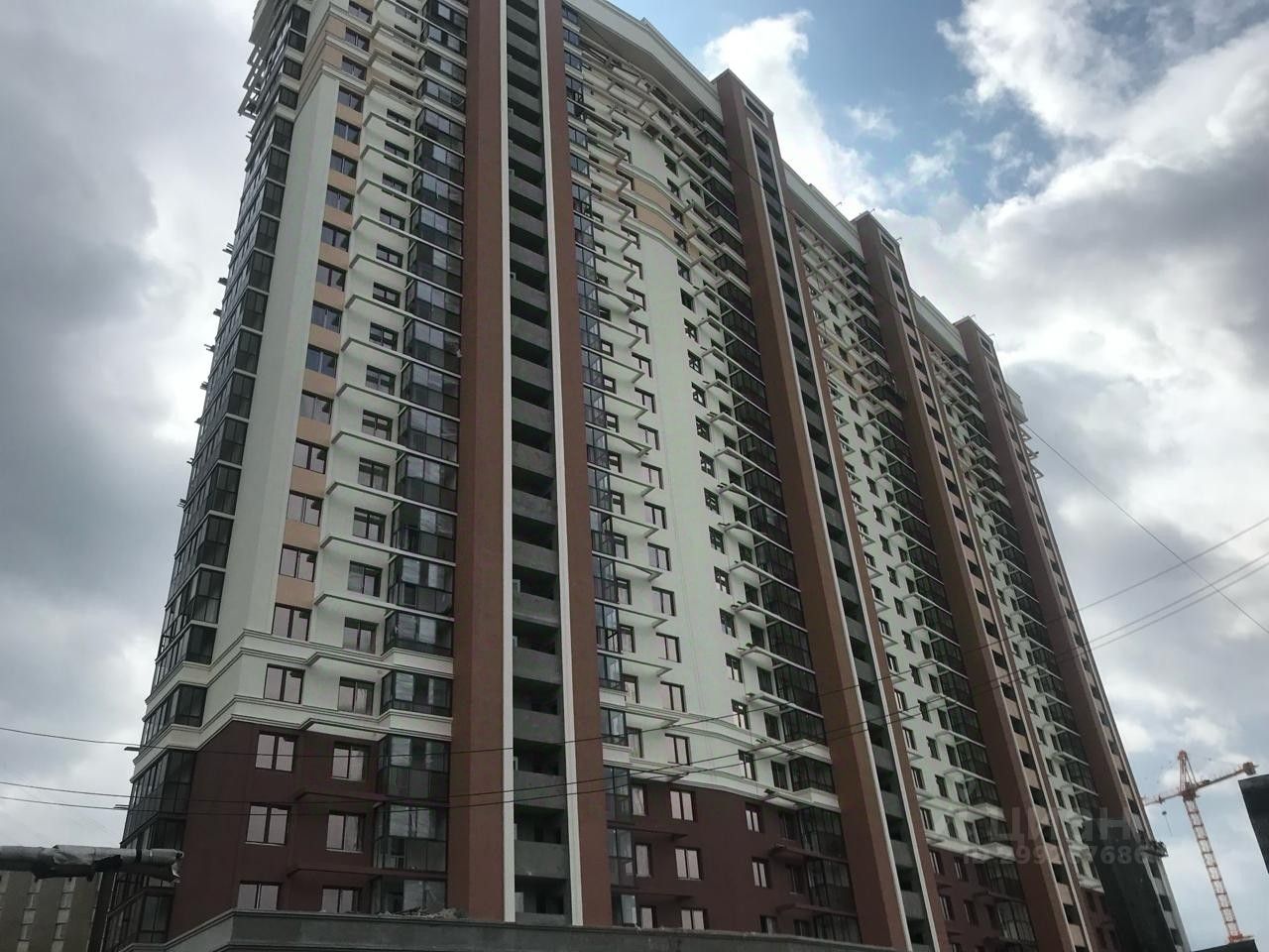 Современная квартира в Екатеринбурге, 20 этаж, 88.9 кв.м, 3 комнаты, без отделки. Просторная кухня 12.8 кв.м, жилая площадь 50 кв.м.