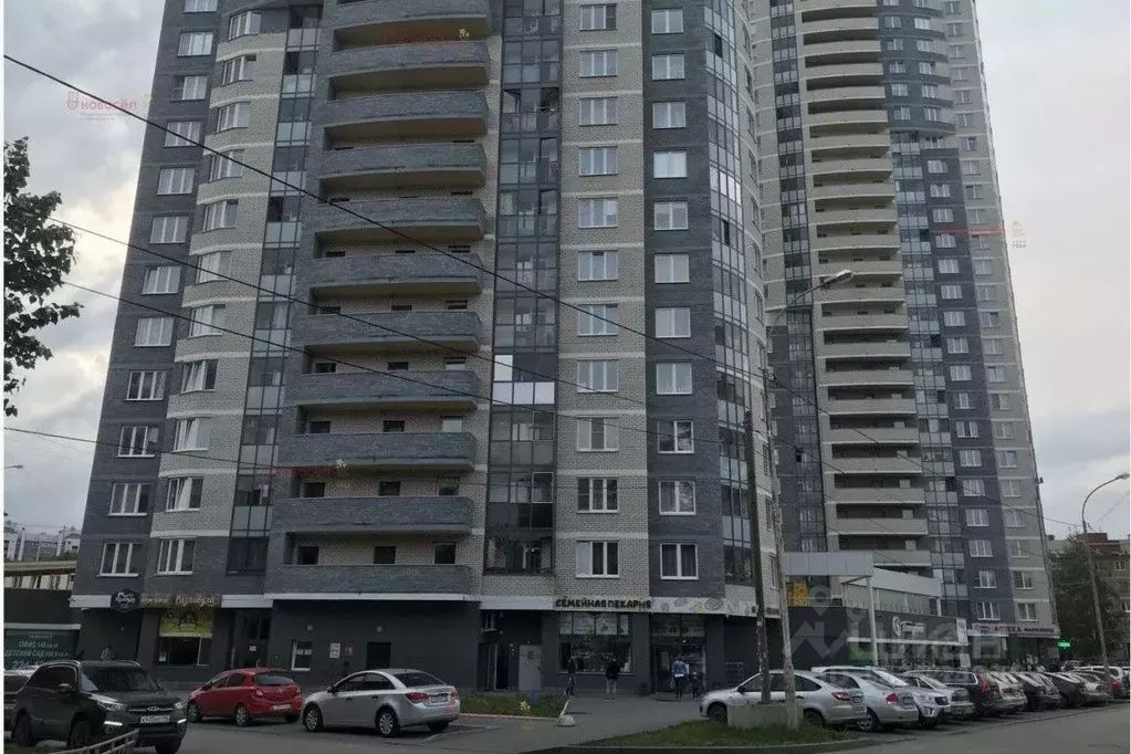 Продается 1-комнатная квартира в Екатеринбурге, 18 этаж, общая площадь 41.3 кв.м, кухня 12 кв.м, жилая 20 кв.м. Новый дом, удобное расположение.