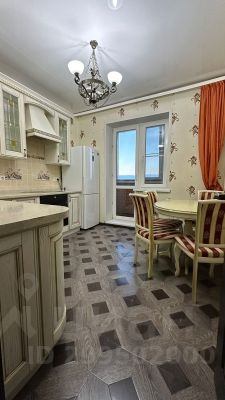 2-комн.кв., 72 м², этаж 13