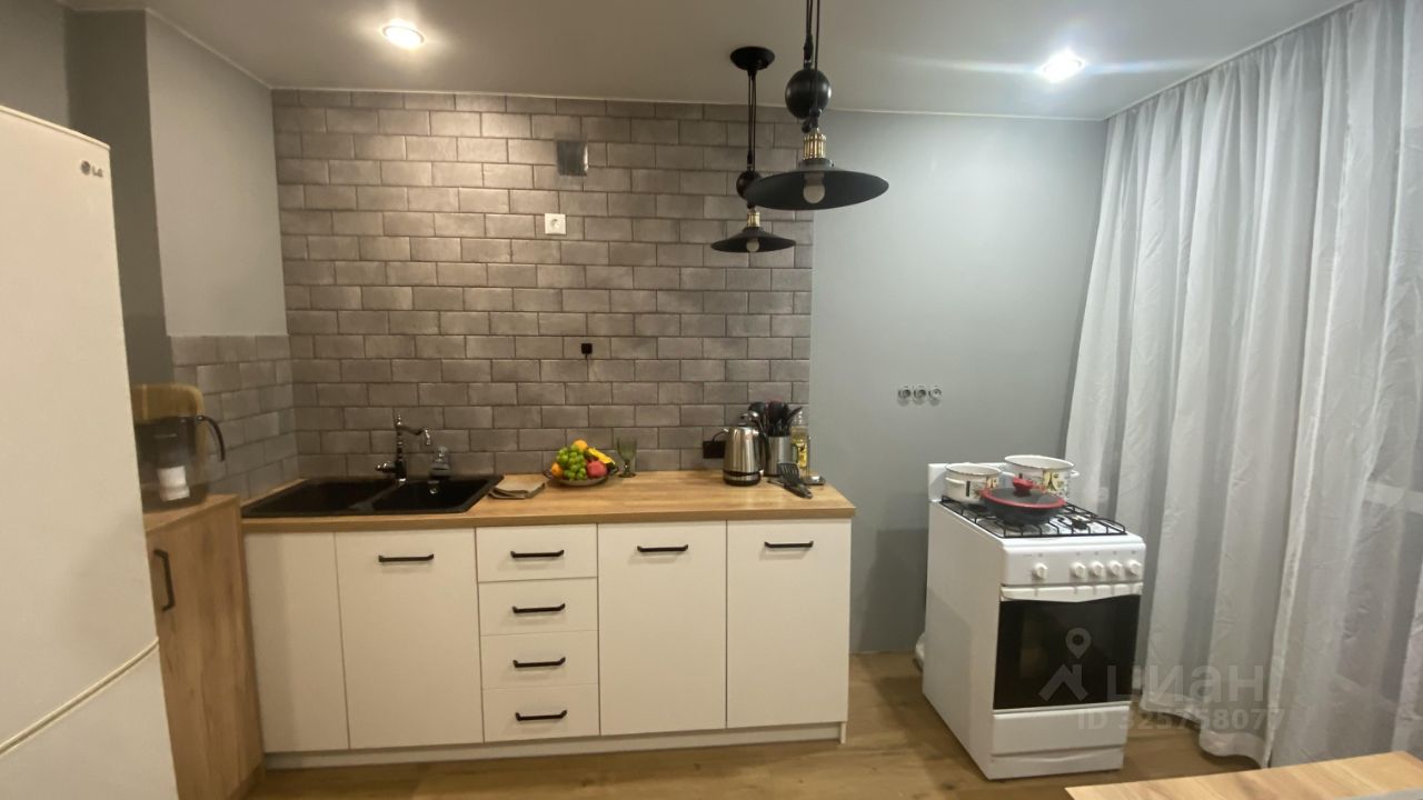 1-к кв. Саратовская область, Энгельс просп. Строителей, 47/4 (43.8 м²)