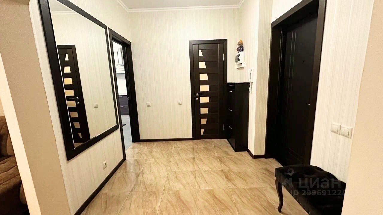 Снять трехкомнатную квартиру 120м² ул. Яна Полуяна, 17, Краснодар,  Краснодарский край, Фестивальный микрорайон - база ЦИАН, объявление  299691225