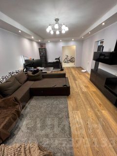 2-комн.кв., 90 м², этаж 24