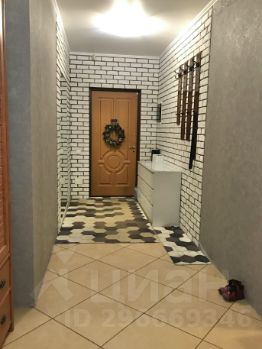 4-комн.кв., 100 м², этаж 7