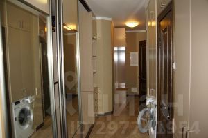 2-комн.кв., 71 м², этаж 9