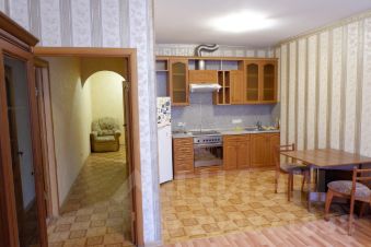 3-комн.кв., 104 м², этаж 2