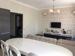 2-комн.кв., 90 м², этаж 4