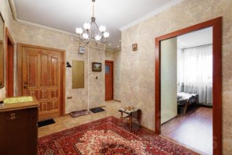 4-комн.кв., 140 м², этаж 1