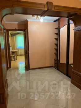 3-комн.кв., 81 м², этаж 1