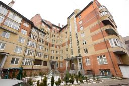 2-комн.кв., 71 м², этаж 4