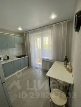 1-комн.кв., 37 м², этаж 3