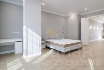 3-комн.кв., 140 м², этаж 4