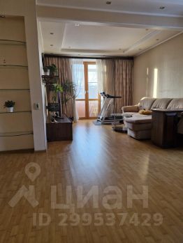 4-комн.кв., 90 м², этаж 4