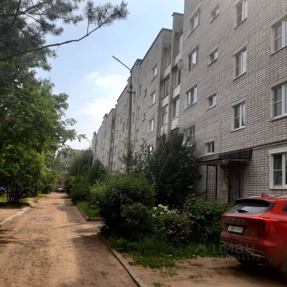 Продаю трехкомнатную квартиру 65м² ул. Челюскинцев, 10, Кимры, Тверская  область, Кимрский район - база ЦИАН, объявление 289794173