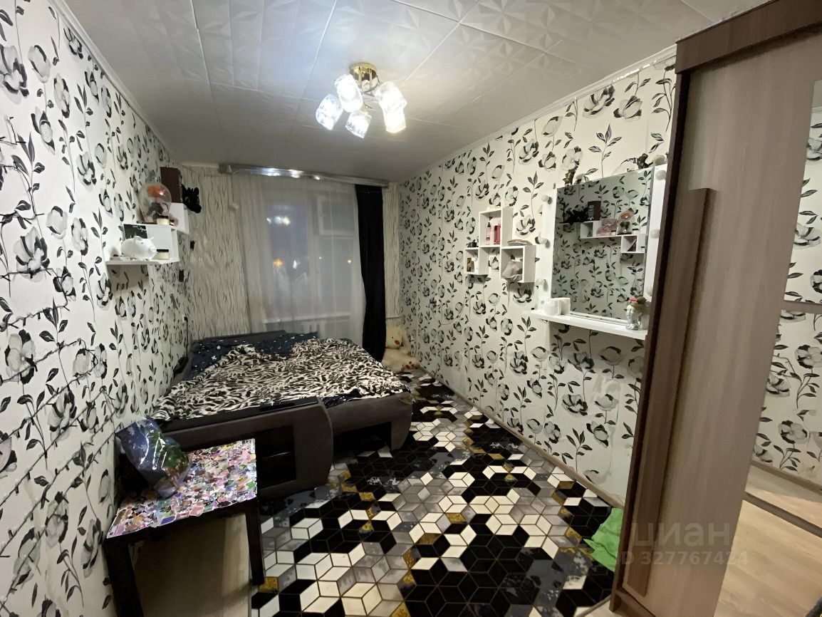 1-к кв. Ленинградская область, Кириши Советская ул., 9 (27.6 м²)