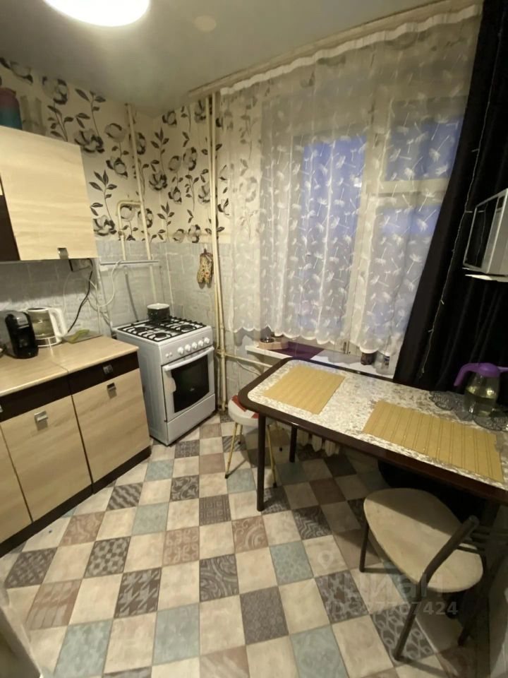 1-к кв. Ленинградская область, Кириши Советская ул., 9 (27.6 м²)