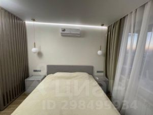 2-комн.кв., 77 м², этаж 25